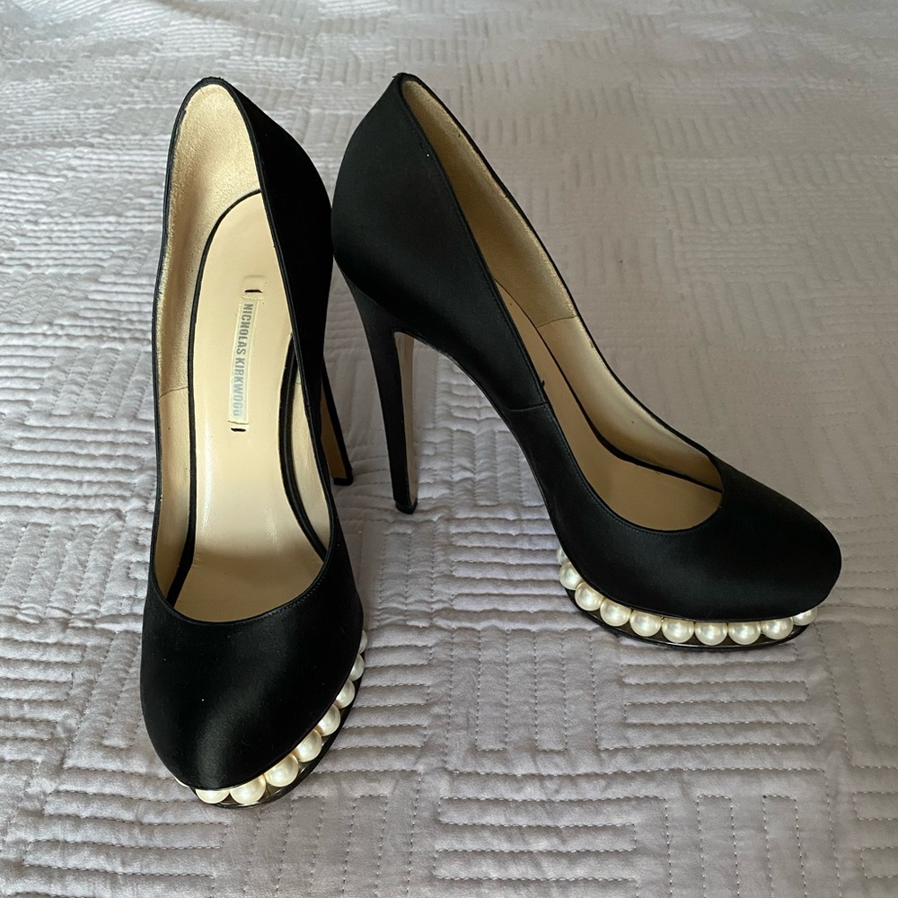 Dress shoes with a Perls from Nicholas Kirkwood